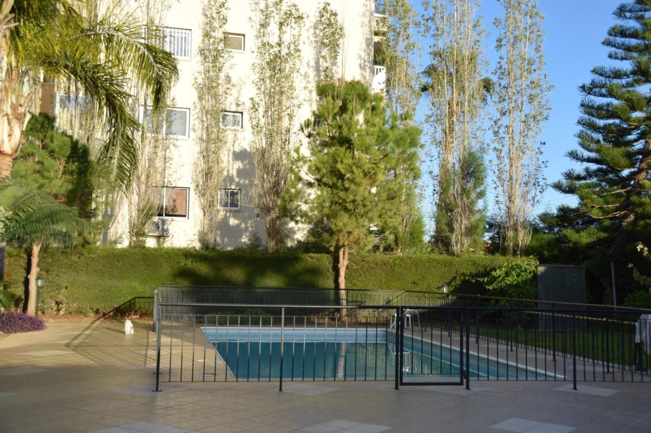 Raise Cosy Studio With Pool In リマソール エクステリア 写真